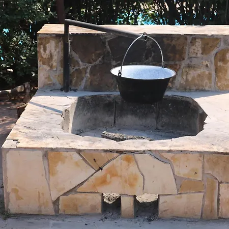 Mandel Campsite Paloznak